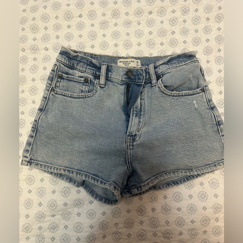 Abercrombie shorts size 26